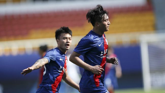 年轻的女性主导3-2020